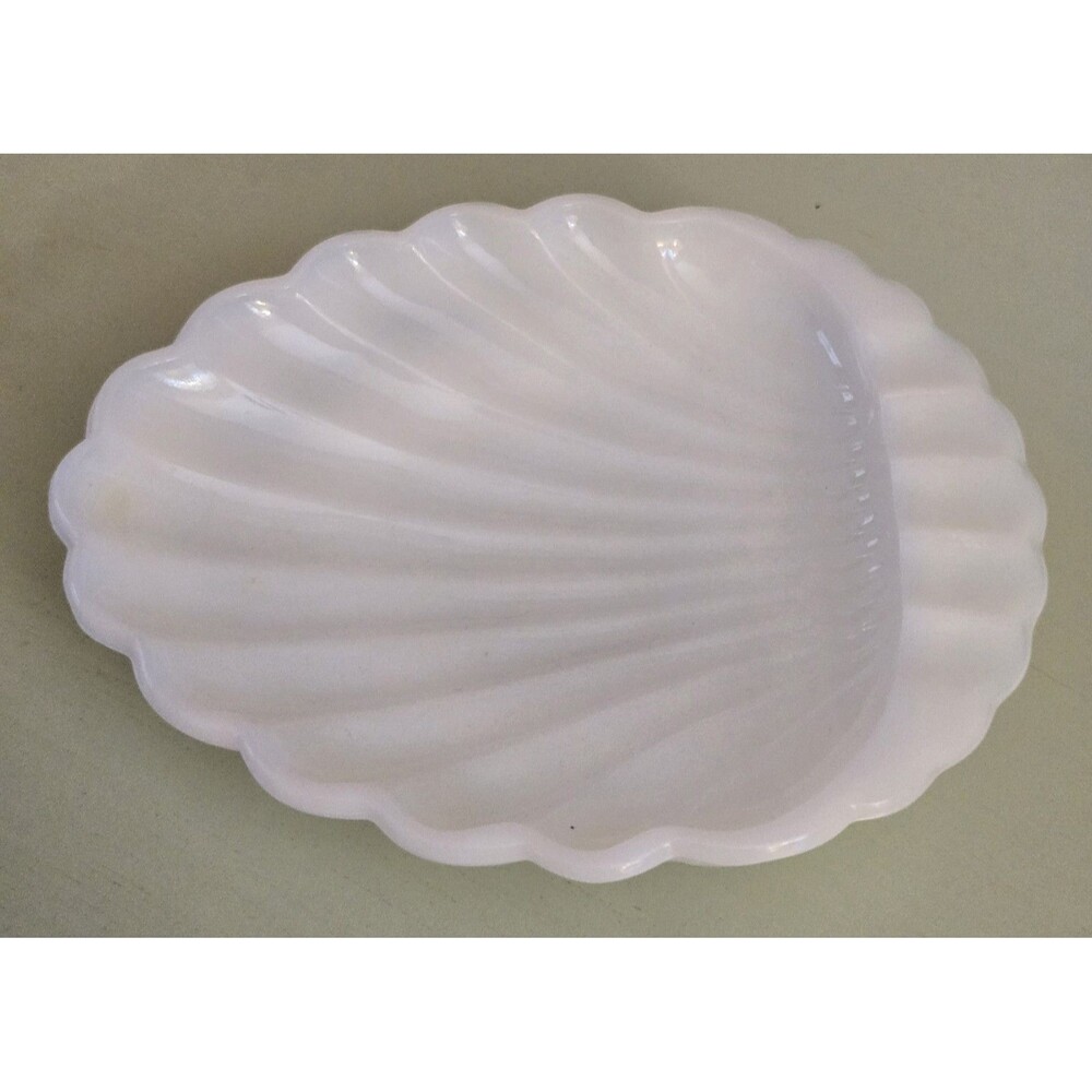 Vintagemilk Glass Seashell Soap/ Trinket Jewelry Dish Retro‎ Deco 80's B#23